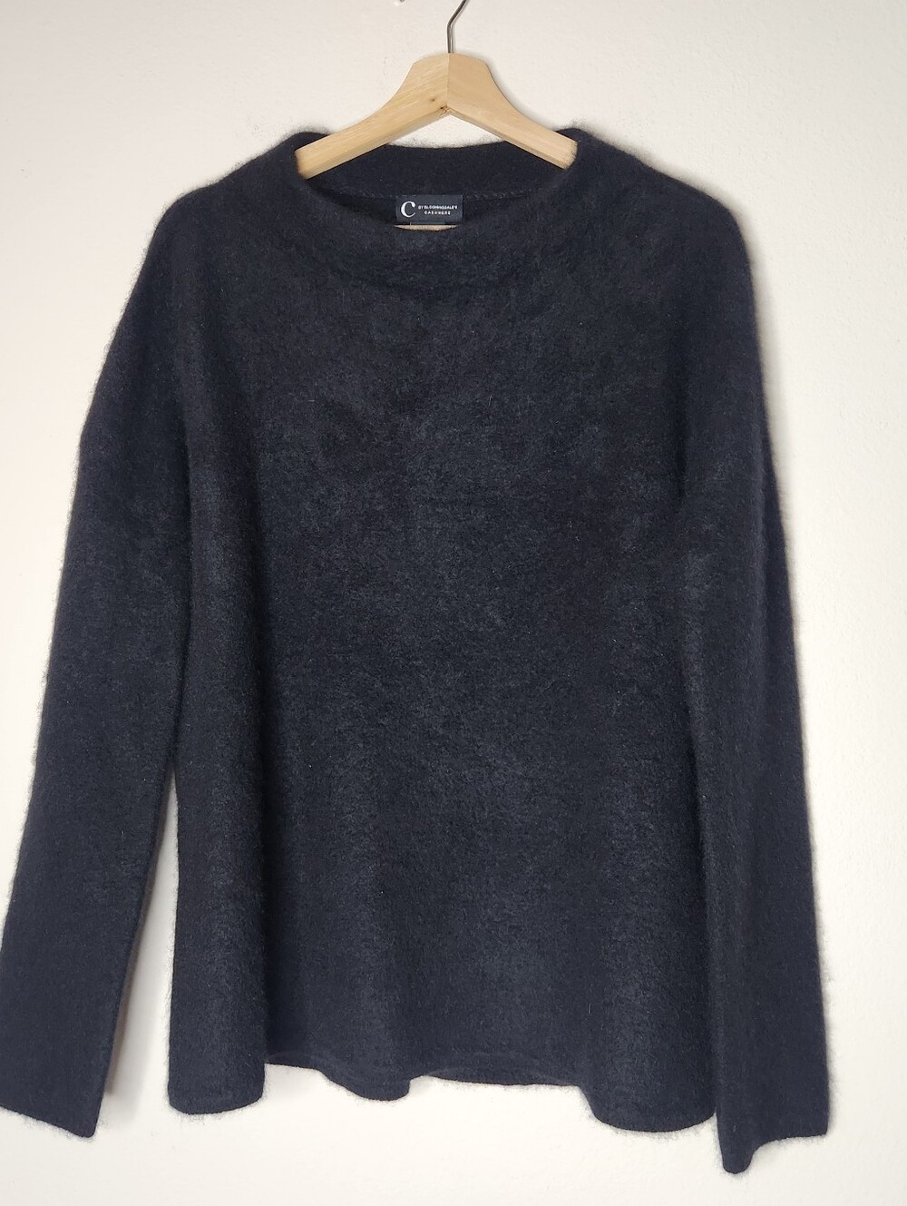 Bloomingdales Cashmere Womens Medium 100% Cashmere Black Sweater Pullover